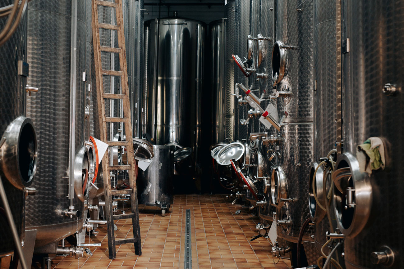 Edelstahlfasskeller im Weingut Bernhard Höfler in Alzenau/Franken